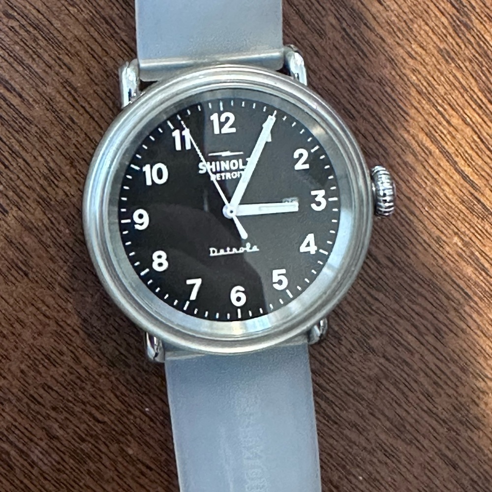 Shinola watch with box, with silicone band great condition